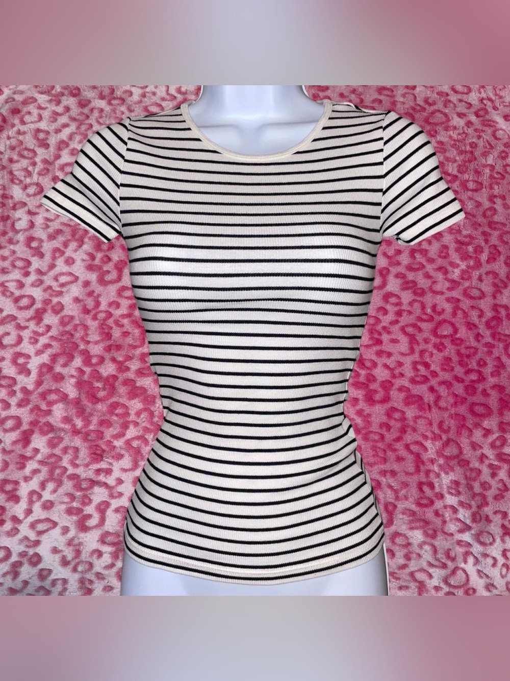 H&M cream white + black striped baby tee
